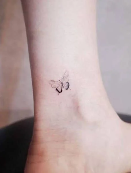 The 20 coolest little tattoos for women