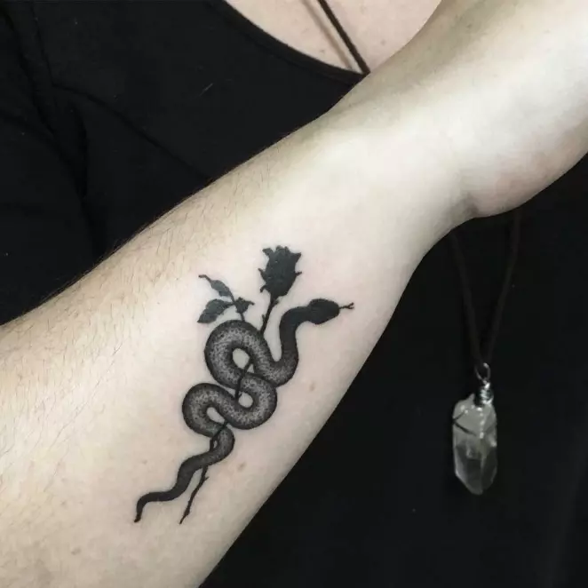 25 beautiful tattoo ideas and designs with little snakes