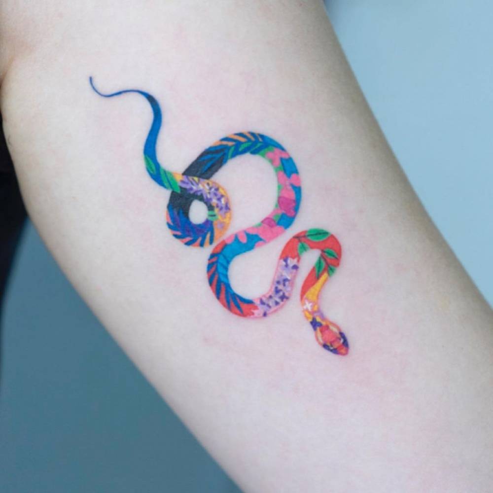 25 beautiful tattoo ideas and designs with little snakes