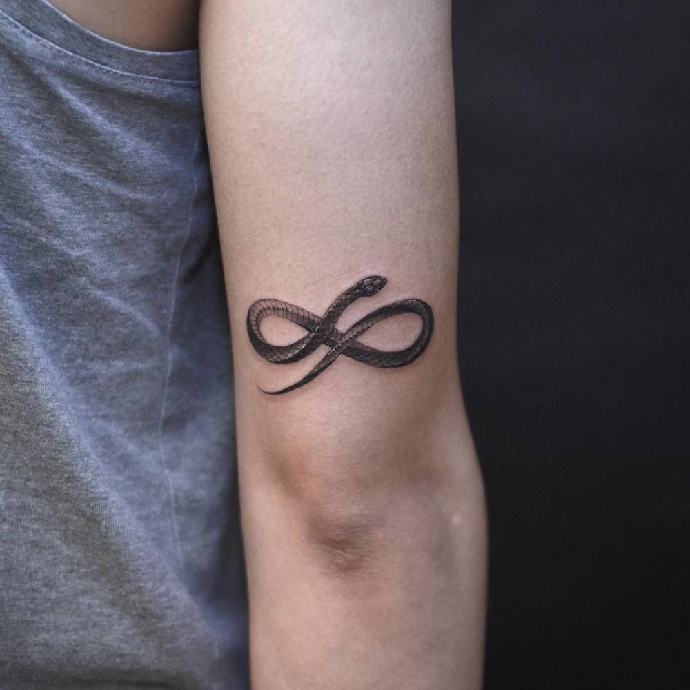 25 beautiful tattoo ideas and designs with little snakes