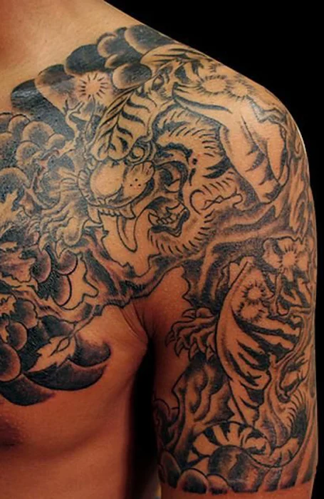 15+ of the coolest shoulder tattoos for men