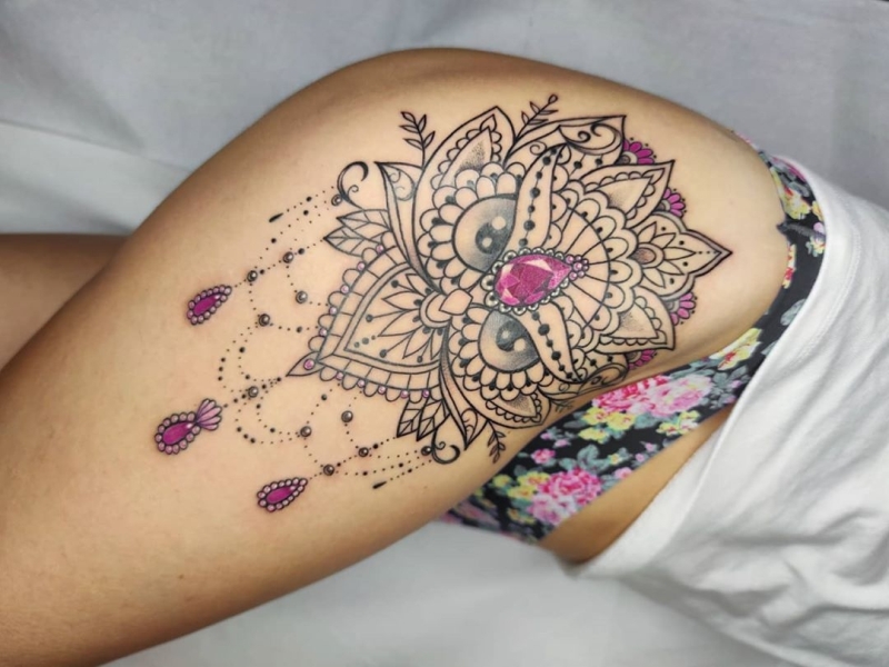 30+ chic and sexy hip tattoos for women