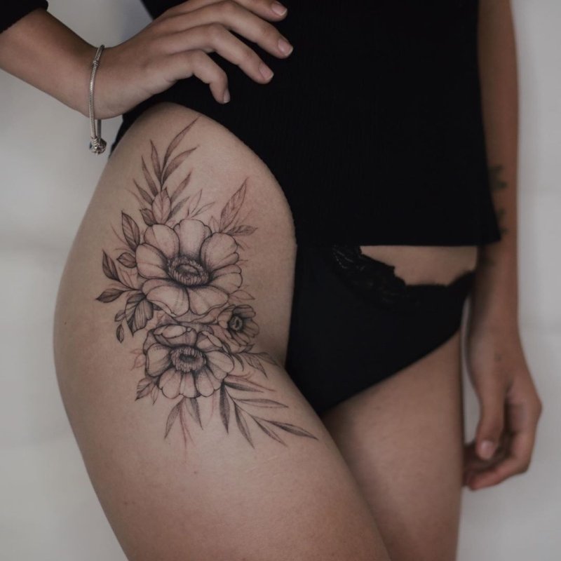 30+ chic and sexy hip tattoos for women