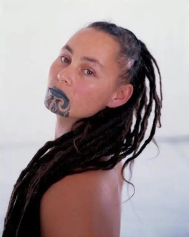 Tattoos on the chin called "Moko Kauae".