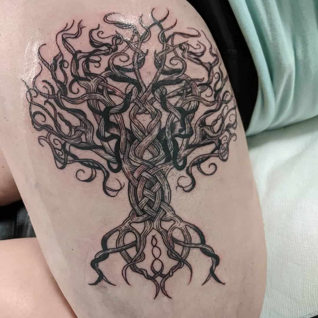  CELTIC TREE TATTOO DESIGN ON THE SHOULDER