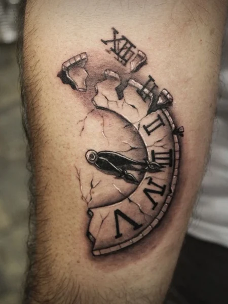 Tattoo of a broken clock