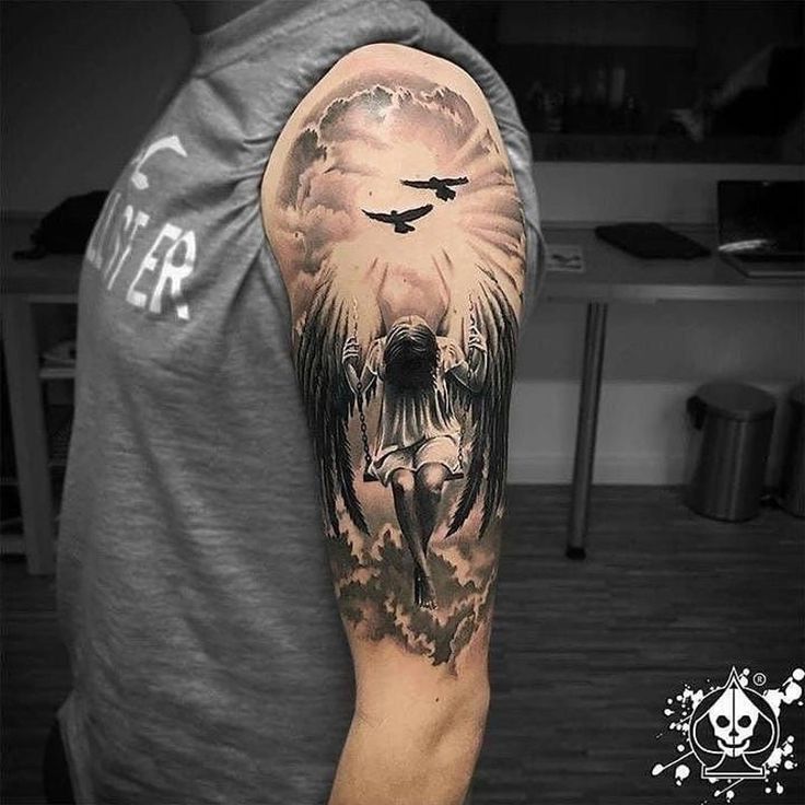 Realism tattoo on the shoulder