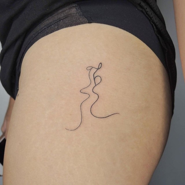 Tattoos with thin lines in minimalist style