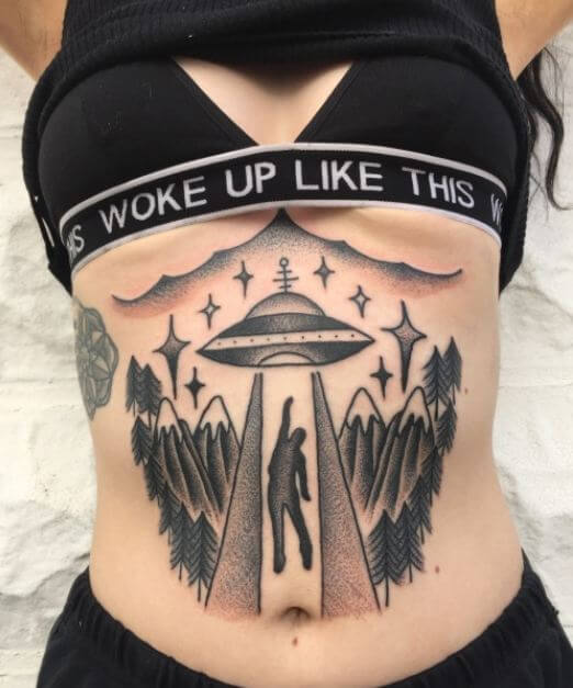 Unique design on the abdomen