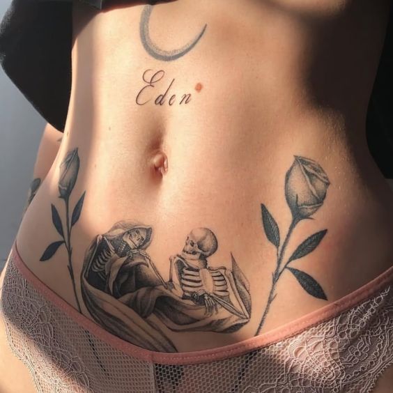 Tattoo on the abdomen for women