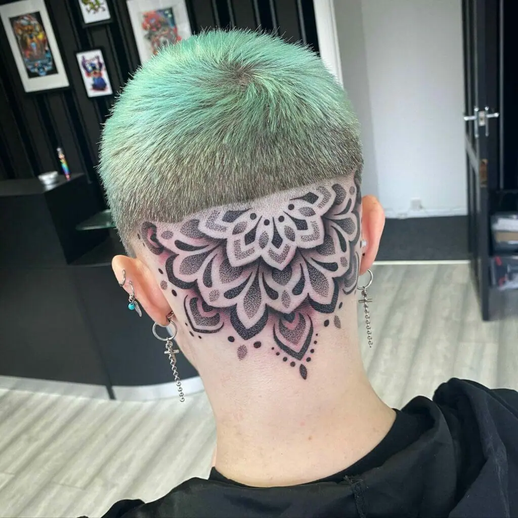 Tattoo on the back of the head for girls