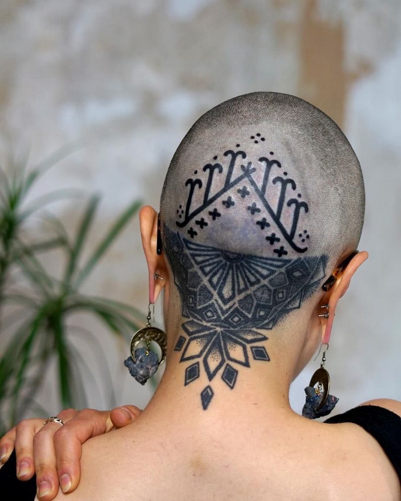 Tattoo on your head in the Dotwork style