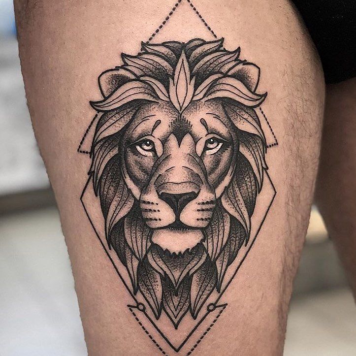 Tattoo of the zodiac sign lion on the hip for men