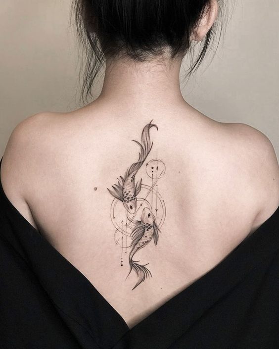 Tattoo the fish zodiac sign on the spine for women