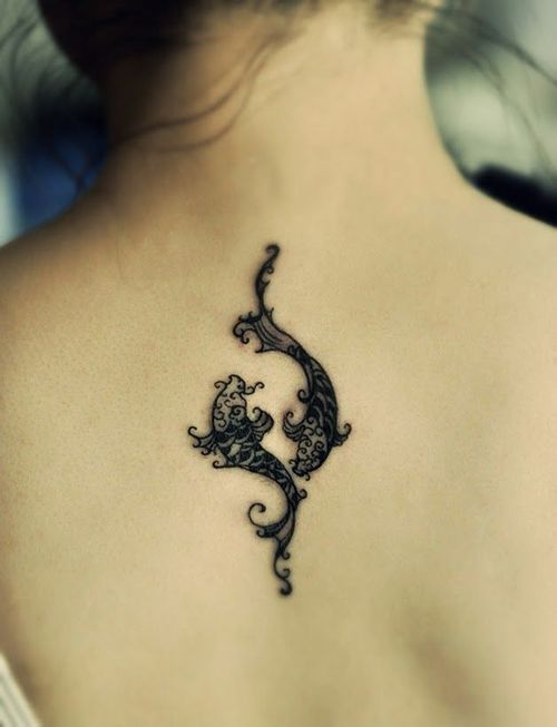 Tattoo the fish zodiac sign on the spine for women