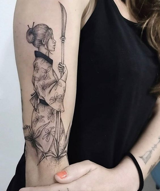 Geisha tattoo on the shoulder for women