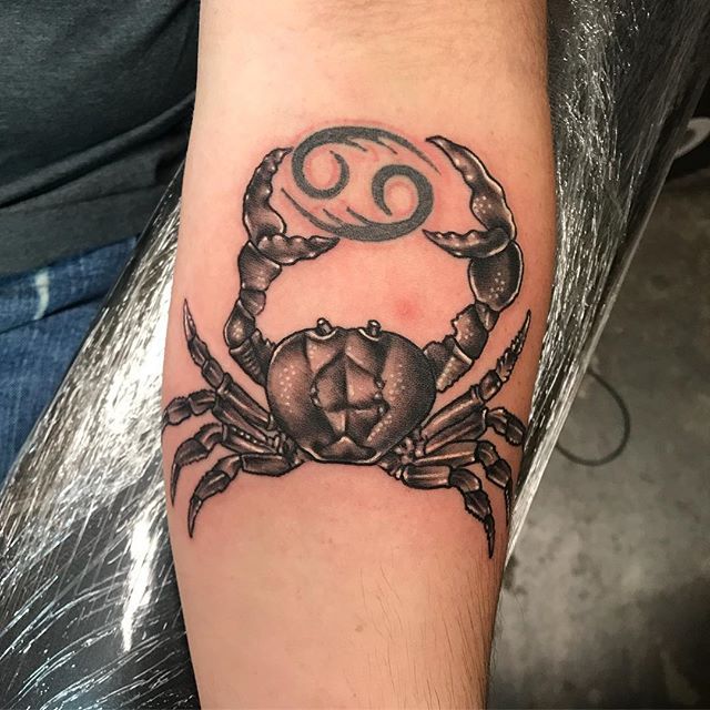 Tattoo of the zodiac sign Cancer on the forearm for men The 10 best tattoos for the sign of Cancer that will inspire you
