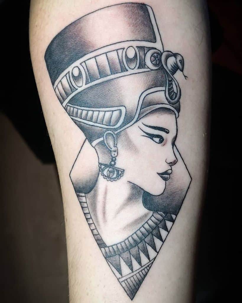 Tattoo of Nefertiti on the arm