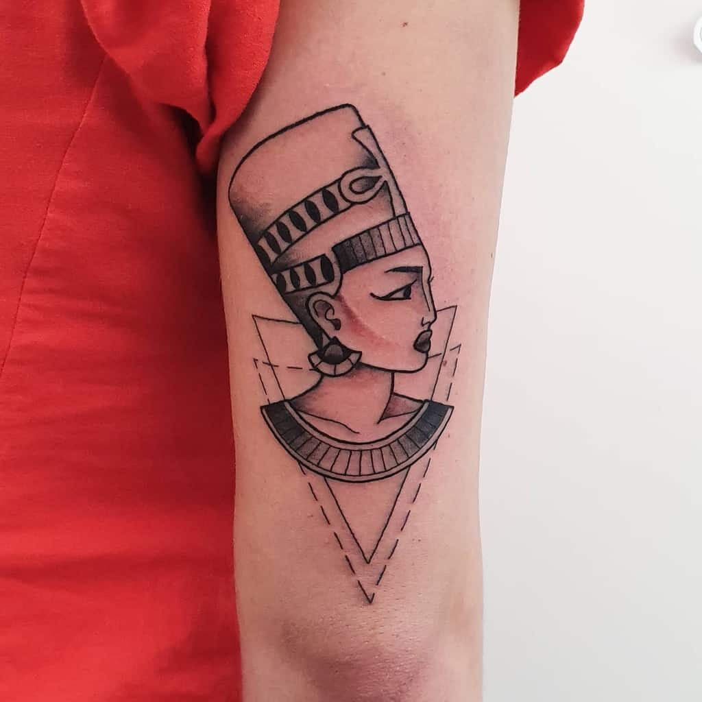 Tattoo of Nefertiti on the shoulder for women