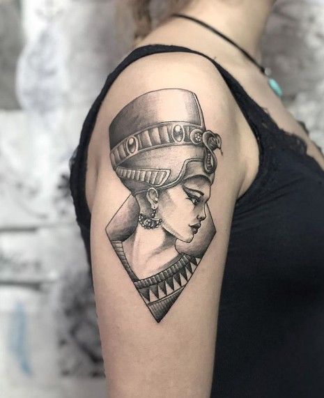 Tattoo of Nefertiti on the shoulder for women