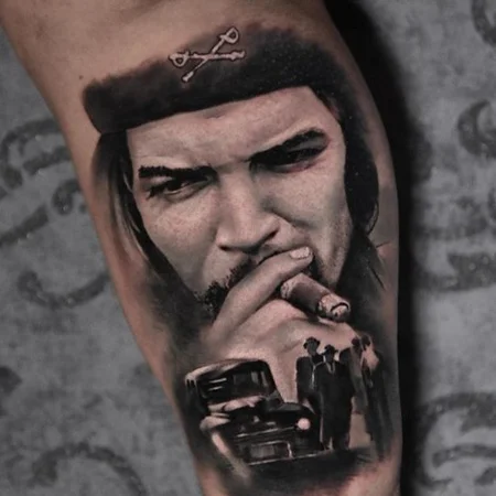 Tattoo of Che Guevara on the leg for men