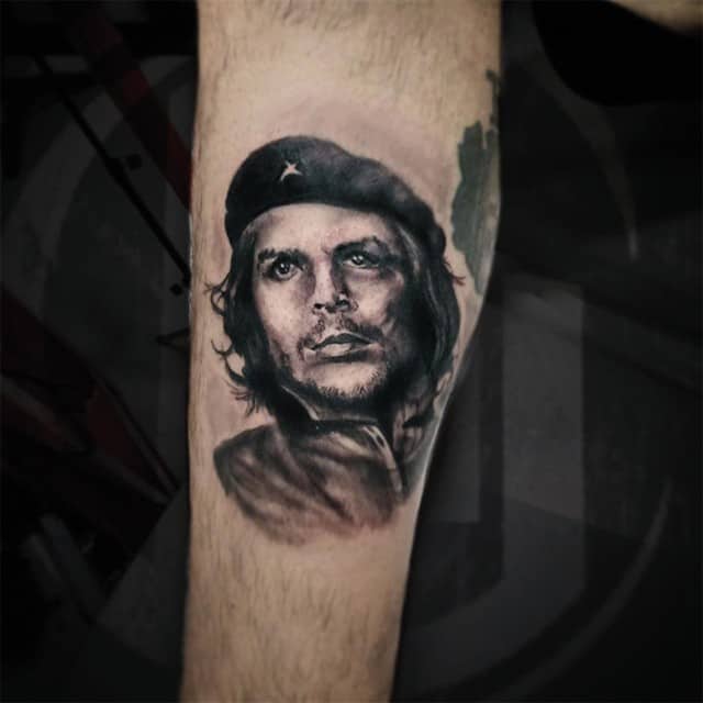 Tattoo of Che Guevara on the arm for men