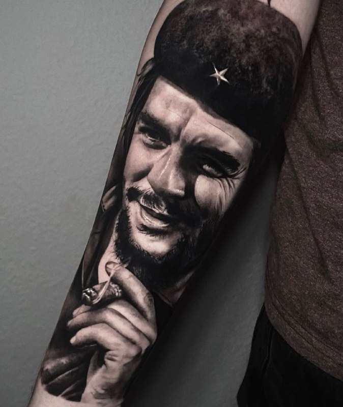 Tattoo of Che Guevara on the arm for men