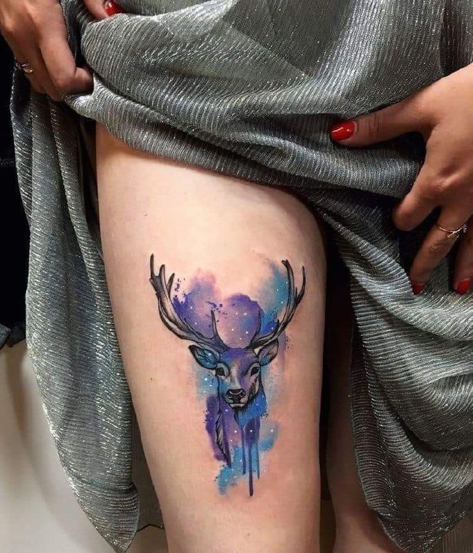 Color deer tattoo on the hip for women