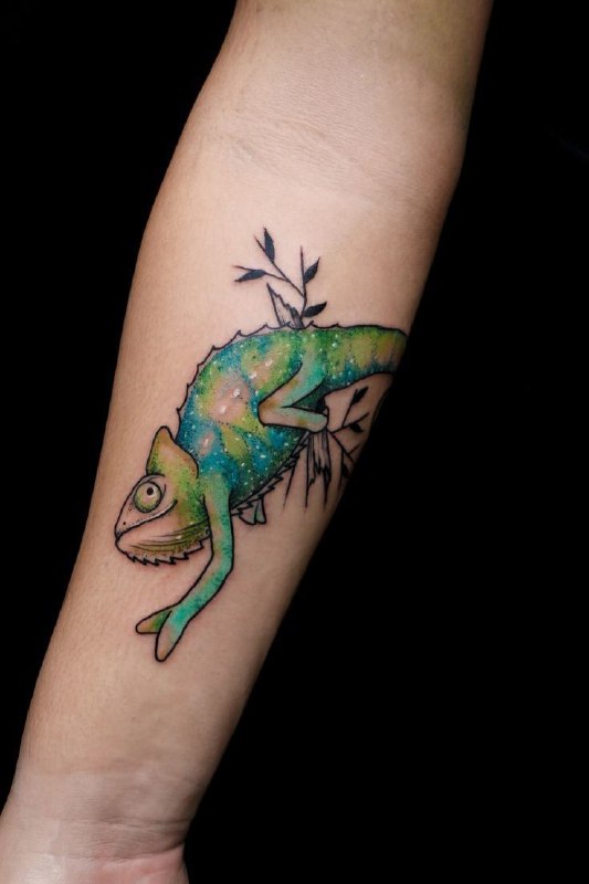 Chameleon tattoo on the forearm for women