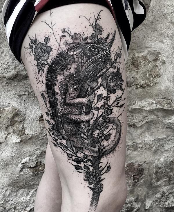 Chameleon tattoo on the hip for women