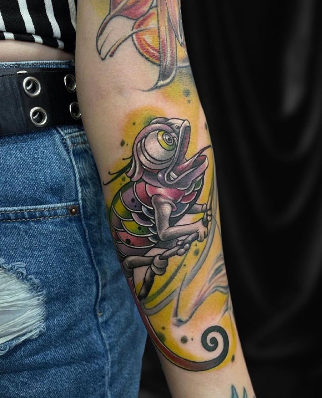 Chameleon tattoo on the forearm for women