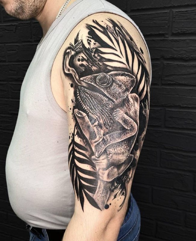 Chameleon tattoo on the shoulder for men