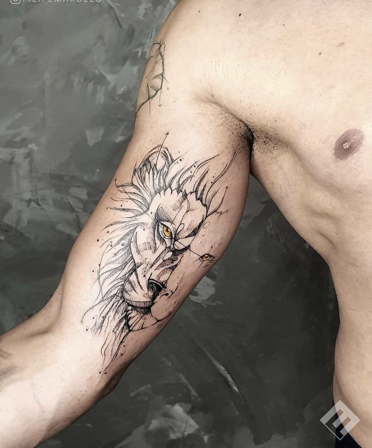  Lion tattoo on the shoulder for men