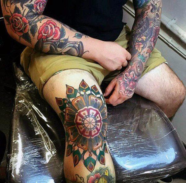 Color tattoo on the knee for men