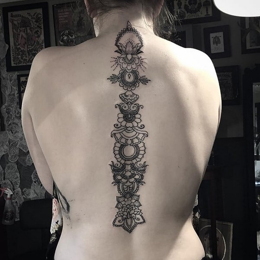 Tattoo on the spine for women