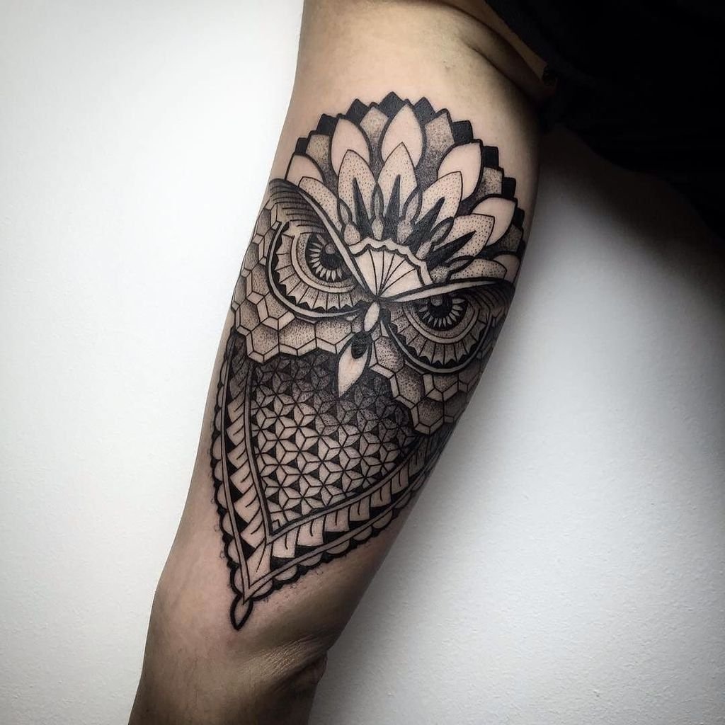 Dotwork tattoo on the shoulder for men