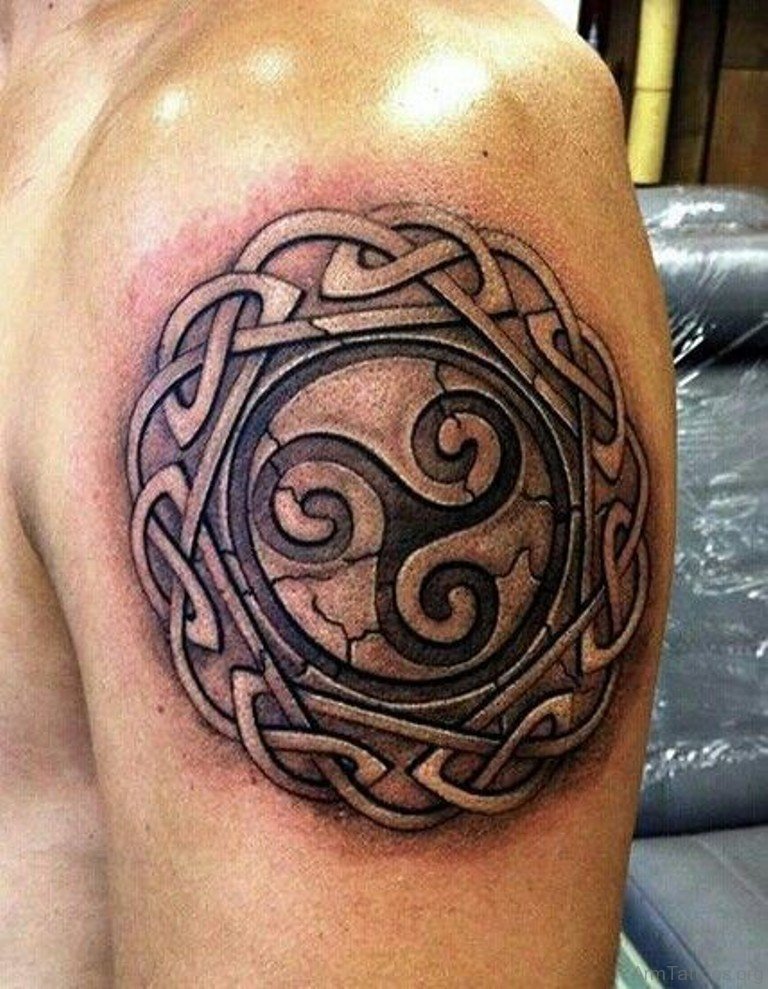 Celtic tattoo on the shoulder for men