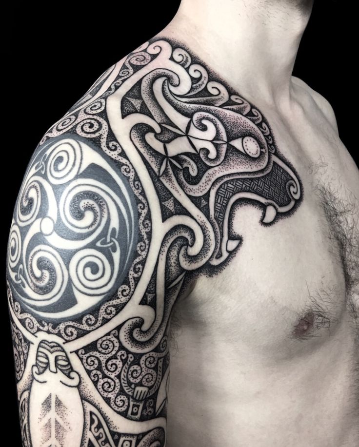 Celtic tattoo on the shoulder for men