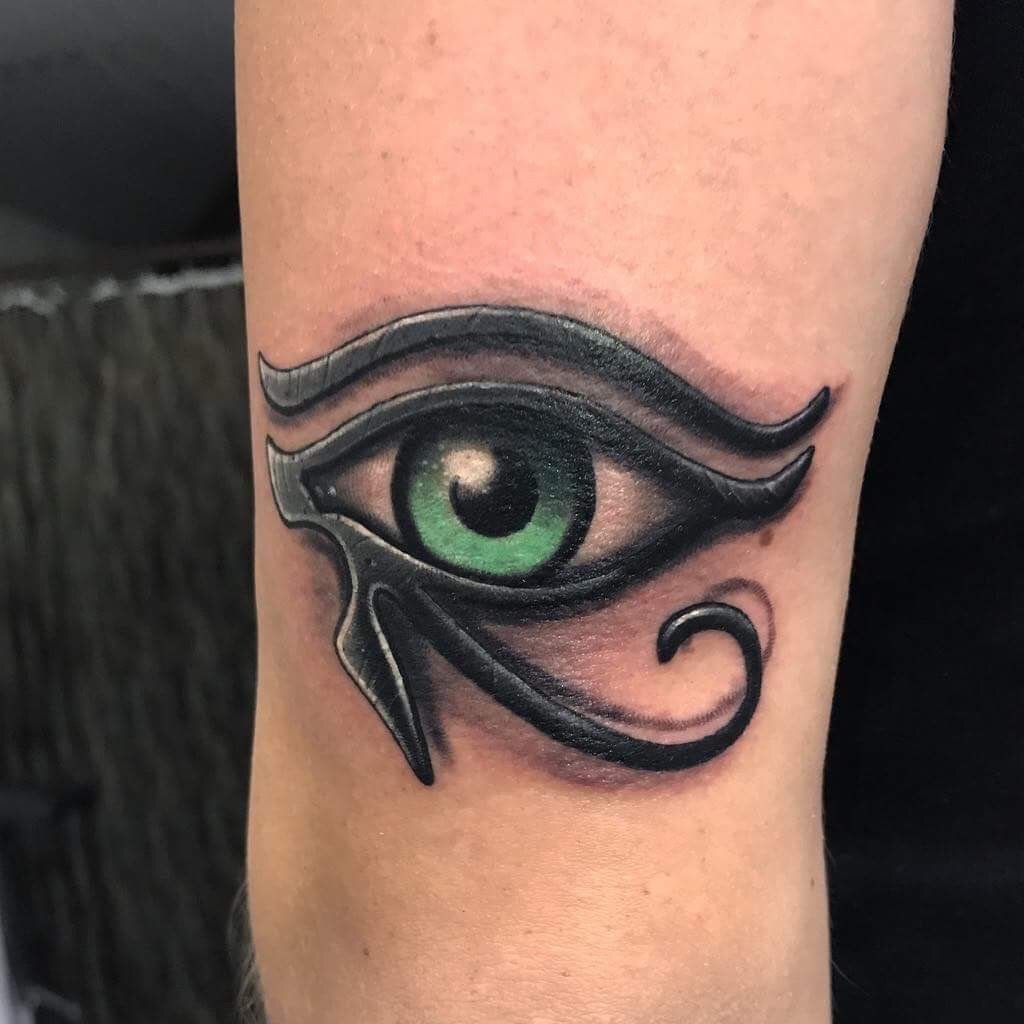 Eye tattoo on the shoulder for men