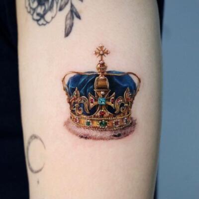 crown tattoo (5)