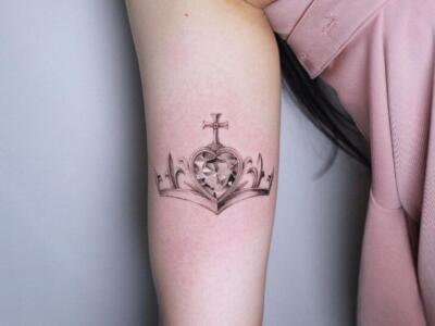 crown tattoo (9)