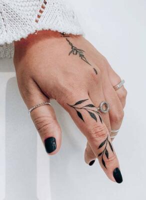 finger tattoos (7)