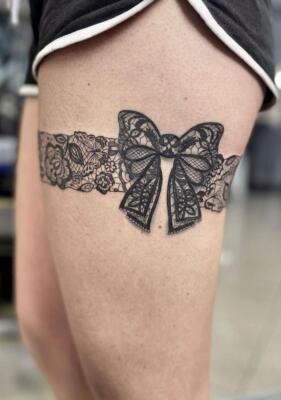 garter tattoo (3)