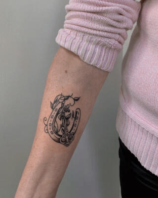 horseshoe tattoo (3)