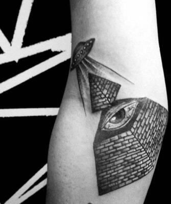 pyramid tattoo (7)