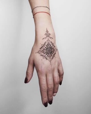 hand tattoo(1)