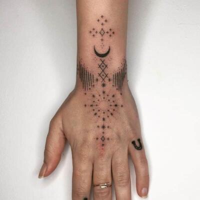 hand tattoo (4)